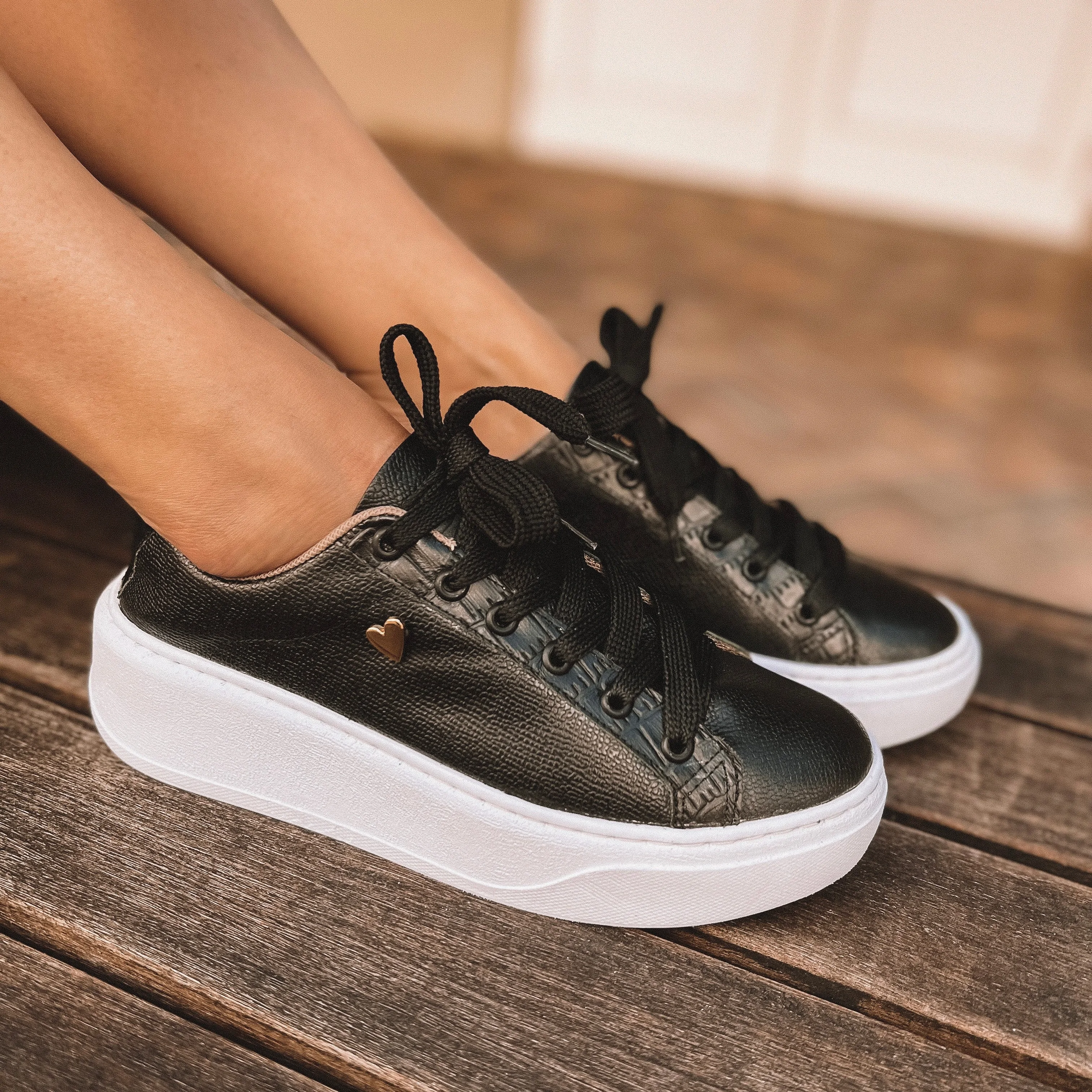 Briana Sneakers - Black
