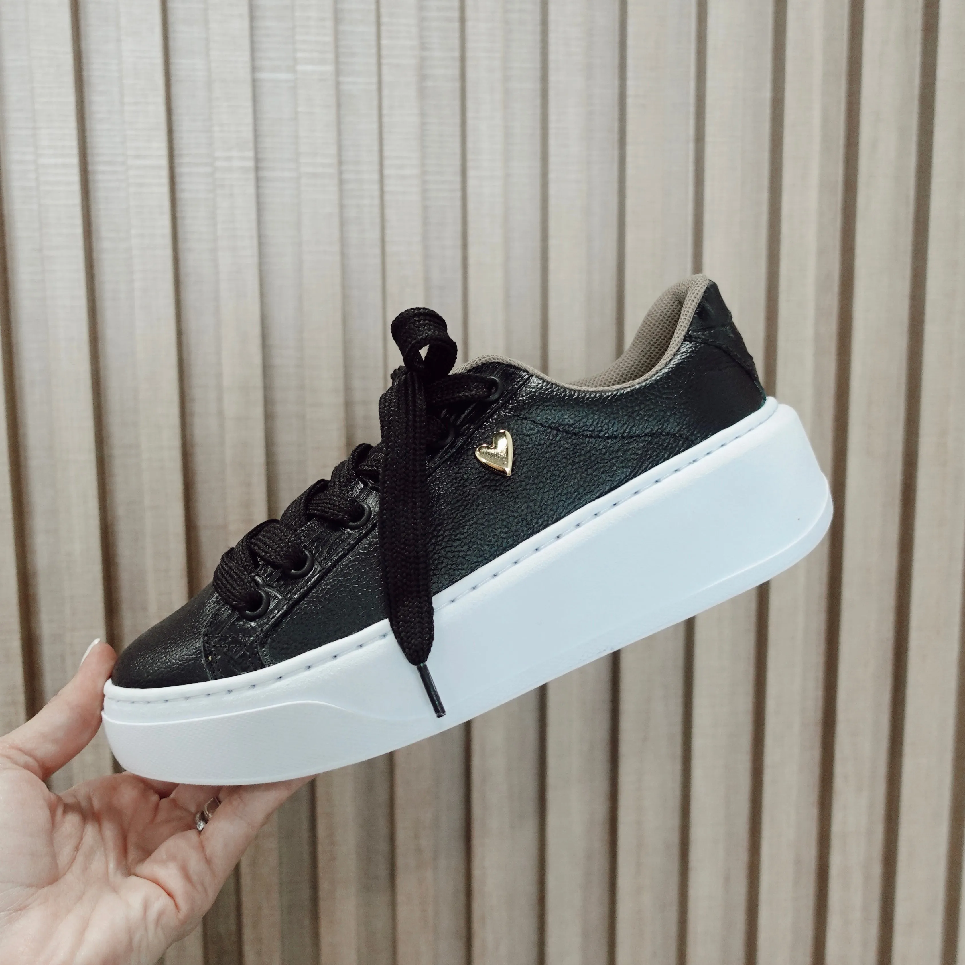 Briana Sneakers - Black