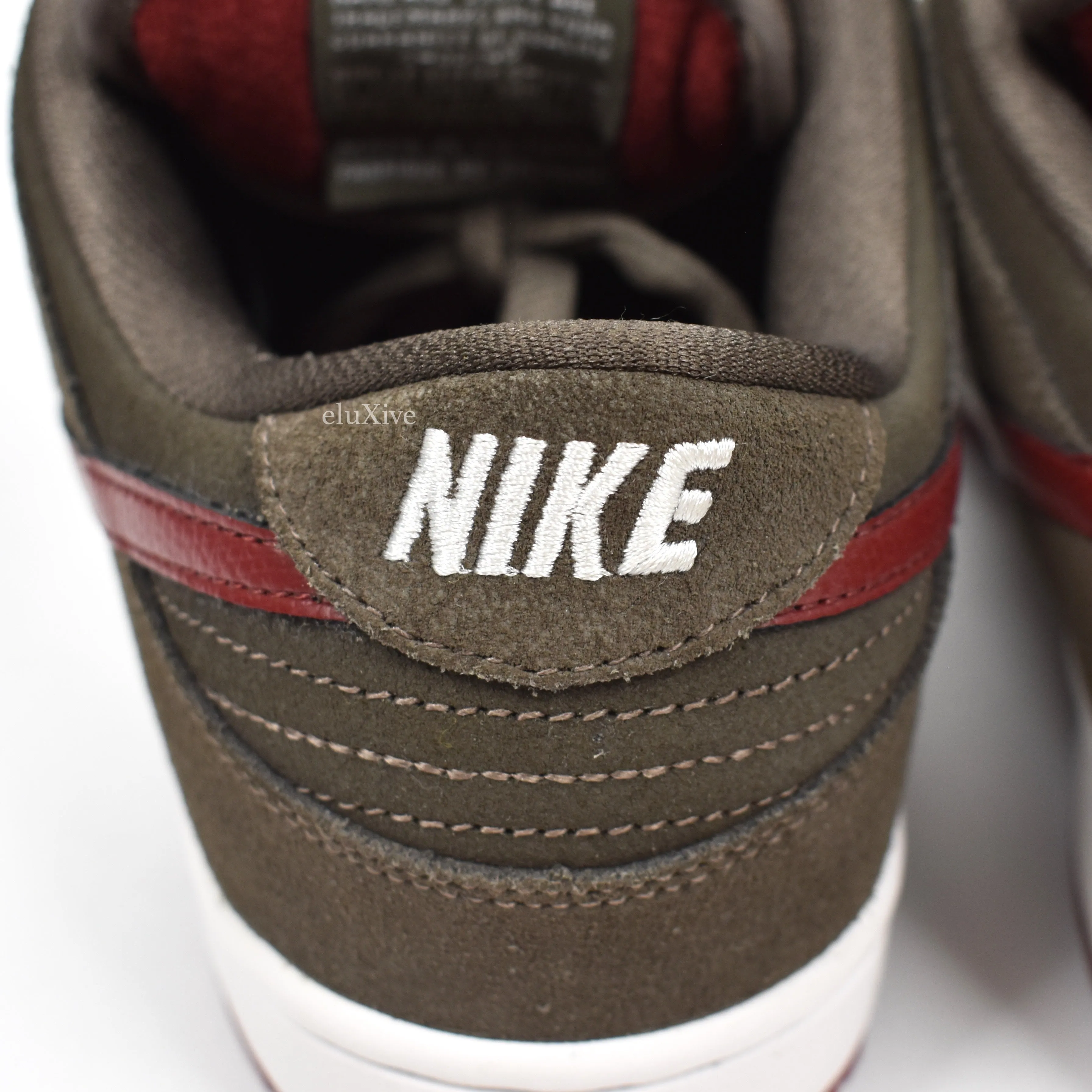 Nike - Dunk Low Pro SB (Ironstone/Barn Red)