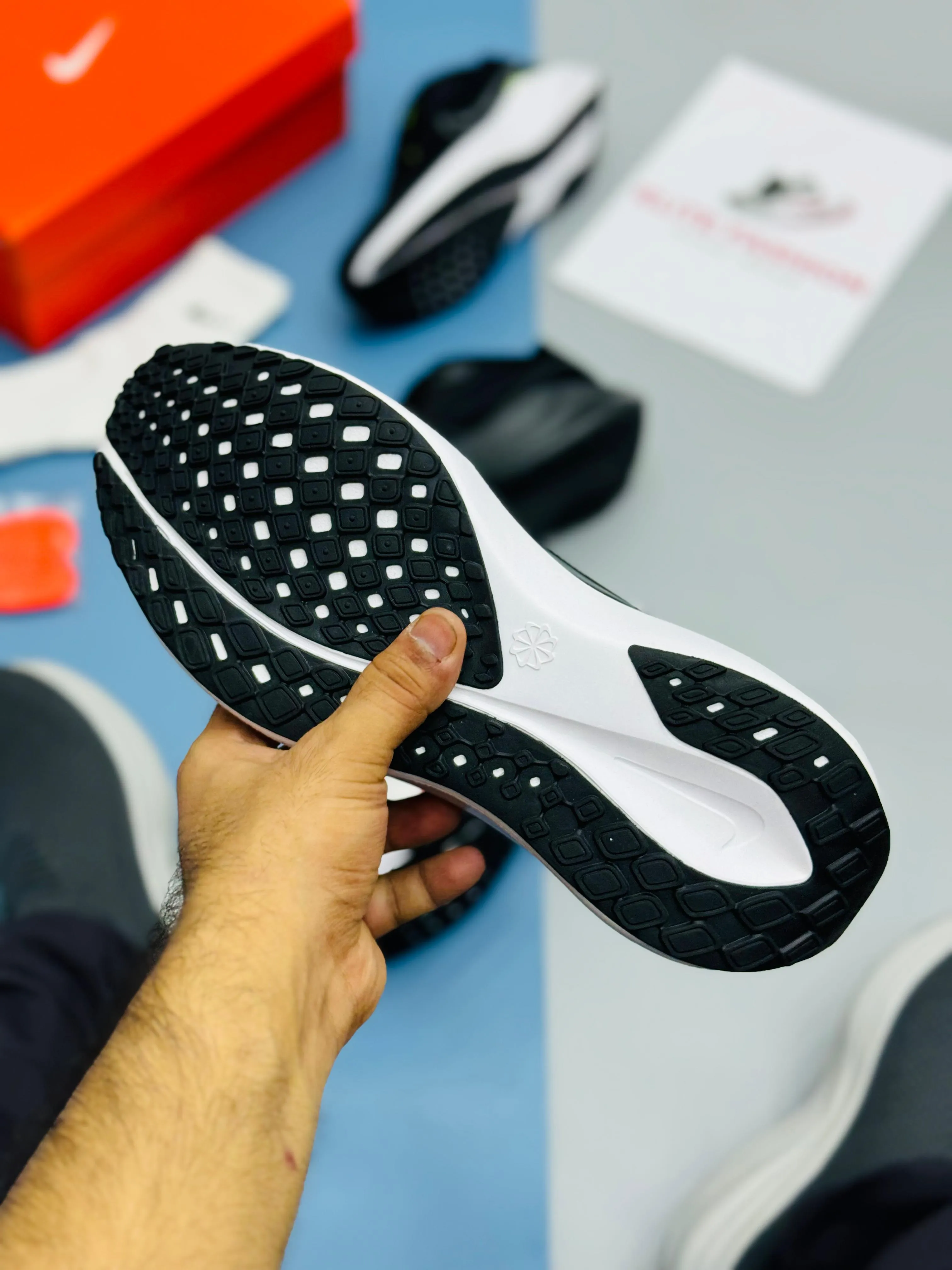 NK REACT PEGASUS 41-White (TOP PREMIUM)